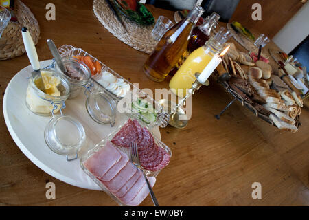 kontinentales Frühstück im Gästehaus Island Stockfoto
