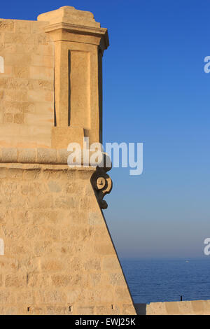 Eine traditionelle maltesische Wachturm am Fort St. Elmo in Valletta, Malta Stockfoto