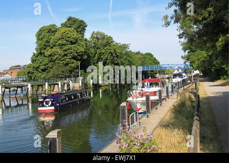 Teddington Lock und Weir, Teddington, Middlesex, England, Großbritannien, Deutschland, UK, Europa Stockfoto