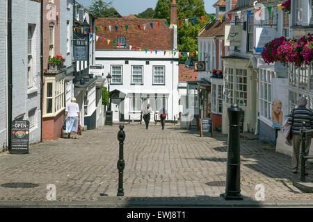 Kopfsteinpflaster-Straße in Hampshire Stadt von Lymington Stockfoto