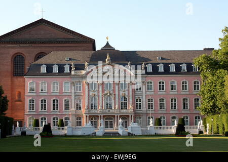 Trier. Juni-01-2011.  Palast des Kurfürsten in Trier. Deutschland Stockfoto