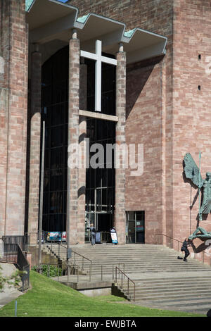 Eingangsstufen Coventry Cathedral Stockfoto