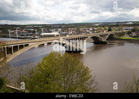 Moderne Straßenbrücke über Fluss Tweed, Berwick-upon-Tweed, Northumberland, England, UK Stockfoto