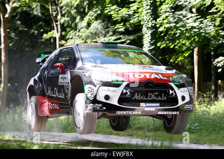 Goodwood, West Sussex, UK. 27. Juni 2015. Kris Meeke WRC beim Goodwood Festival of Speed, Goodwood, UK, 27. Juni 2015 Credit: Rallye-Pics.com/Alamy Live-Nachrichten Stockfoto