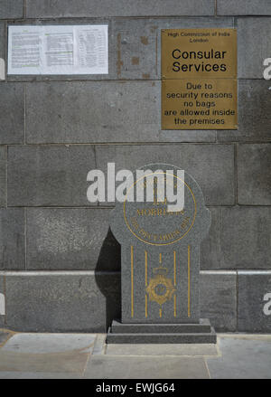 Denkmal für PC Jim Morrison außerhalb indischen Hochkommissariat in Aldwych, London, UK Stockfoto