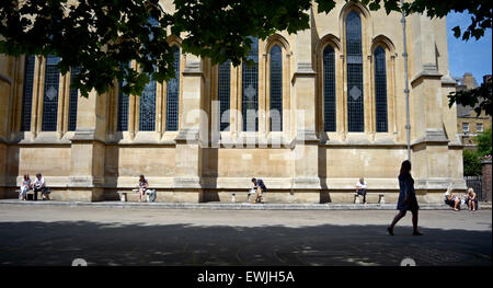 Zur Mittagszeit am Tempel Kirche, Tempel, London Stockfoto