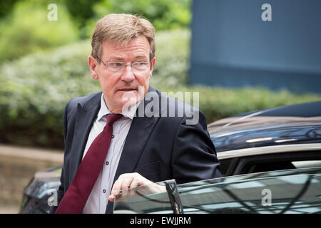 Brüssel, Bxl, Belgien. 27. Juni 2015. Belgische Finanzminister Johan Van Overtveldt kommt vor der Eurogruppe, Finanzminister der Einheitswährung EURO Zone Sitzung am europäischen Hauptsitz in BrusselsAs griechischen Premierminister Alexis Tsipras heute ein Snap-Referendum in Athen schiebt Griechenland-Krise, Euro-Finanzminister treffen sich wieder in Brüssel, um seinen Antrag auf Verlängerung der aktuellen Rettungsaktion über 30 Juni betrachten. Bildnachweis: ZUMA Press, Inc./Alamy Live-Nachrichten Stockfoto