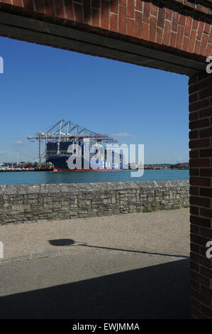 Die CMA CGM Kerguelen die 3. größte Containerschiff der Welt ab 2015 am Southampton verankert Stockfoto