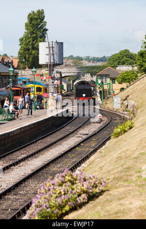 Swanage, Dorset, UK Samstag 27. Juni. Purbeck im Krieg und Streitkräfte Wochenende bei Swanage Railway Train station Credit: Carolyn Jenkins/Alamy Live News Stockfoto