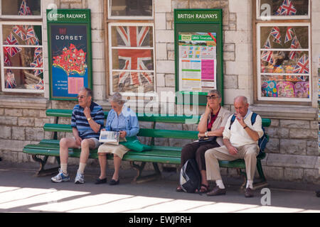 Swanage, Dorset, UK Samstag 27. Juni. Purbeck im Krieg und Streitkräfte Wochenende bei Swanage Railway Train station Credit: Carolyn Jenkins/Alamy Live News Stockfoto