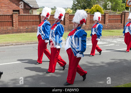 Blaskapelle St. Clears Carnival Juni 2015 in Pembrokeshire Wales.  Stadt-Parade. Stockfoto