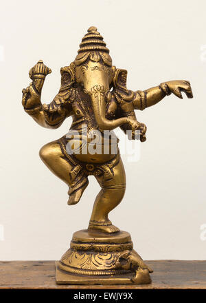 Bronze-Statue von Lord Ganesha tanzen. Stockfoto