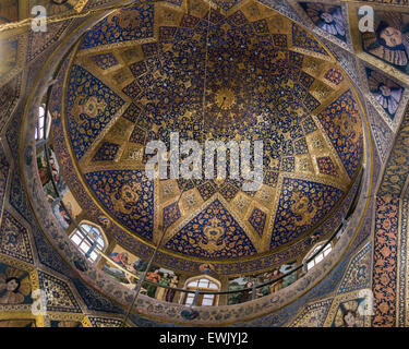 Kuppel der Vank Kathedrale mit Szenen der Vertreibung aus dem Paradies, Isfahan, Iran Stockfoto