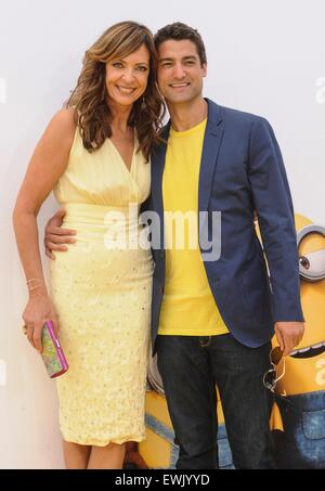 Los Angeles, Kalifornien, USA. 27. Juni 2015. Allison Janney im Ankunftsbereich für Schergen Premiere, The Shrine Auditorium und Expo Hall, Los Angeles, CA 27. Juni 2015. Bildnachweis: Elizabeth Goodenough/Everett Collection/Alamy Live-Nachrichten Stockfoto