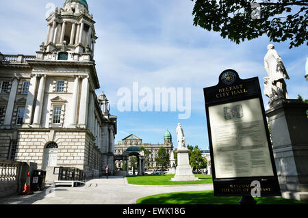 Der Belfast City Hall ist das bürgerliche Gebäude von Belfast City Council. Das Hotel liegt in Donegall Square, Belfast, Nordirland.  UK Stockfoto