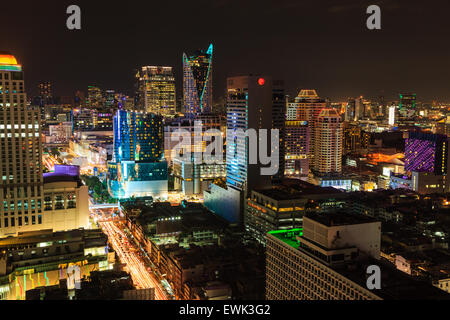 Blick auf die Skyline von Bangkok in der Nacht, Thailand Stockfoto