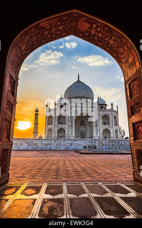 Sonnenaufgang am Taj Mahal in Agra, Indien Stockfoto