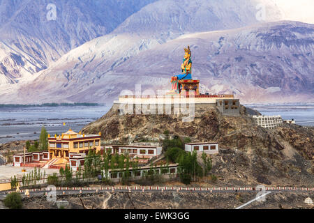 Maitreya Buddha im Kloster Diskit Nubra Tal Ladakh Indien Stockfoto