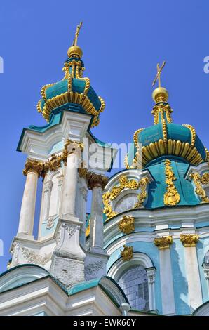 Schöne barocke St.-Andreas Kirche oder der St.-Andreas-Kathedrale wurde in Kiew von 1747 bis 1754 erbaut, und von th entworfen Stockfoto