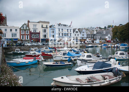 Kleine Boote in der Boatfloat Dartmouth South Devon. Stockfoto