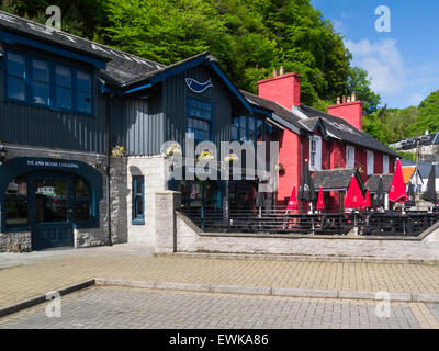 Macgochnas Restaurant Tobermory Hafens Isle of Mull Argyll und Bute Schottland beliebter Urlaubsort der Inneren Hebriden auf schönen Juni-Tage-Wetter Stockfoto