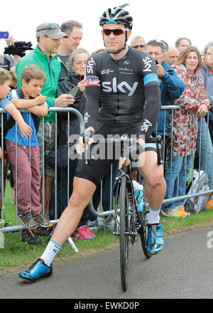 Lincoln, UK. 28. Juni 2015. Ian Stannard vom Team SKY wartet am Start. Die britischen nationalen Straßenrennen. © Aktion Plus Sport/Alamy Live-Nachrichten Stockfoto