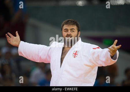 Baku, Aserbaidschan. 27. Juni 2015. Adam Okruashvili von Georgien feiert nach dem Gewinn der Goldmedaille bei der Herren 100kg Finale bei den Baku 2015 europäischen spielen in Heydar Aliyev Arena in Baku, Aserbaidschan, 27. Juni 2015. Foto: Bernd Thissen/Dpa/Alamy Live News Stockfoto