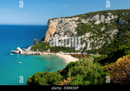 Cala Gonone,Dorgali,Sardinia,Italy.View des berühmten Cala Luna Strand, Küste von Dorgali und Baunei, Ogliastra, Barbagia Region. Stockfoto