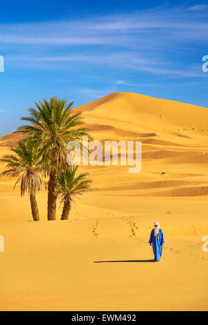 Berber Mann, Erg Chebbi Wüste bei Merzouga, Sahara, Marokko Stockfoto