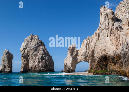 Ein Blick auf den legendären Bogen am Lands End in Cabo San Lucas. Stockfoto