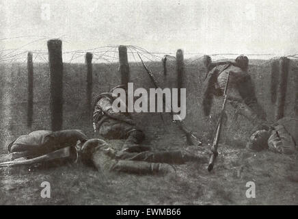 Russische Soldaten tot nach Stürmen deutsche Verteidigung im ersten Weltkrieg, ca. 1917 Stockfoto