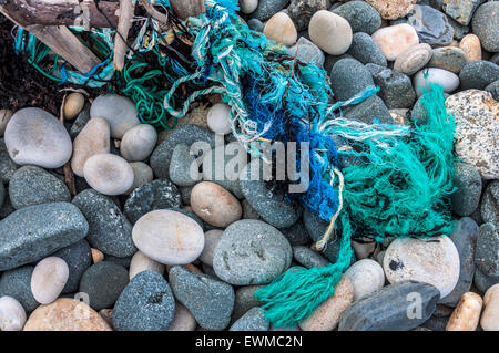 Kieselsteine und Seil Schmutz an einem Strand in Donegal, Irland Stockfoto