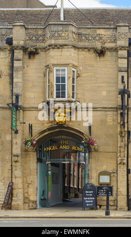 Der Engel & Royal Hotel, High Street, Grantham, Lincolnshire - eines der ältesten Hotels im Land Stockfoto