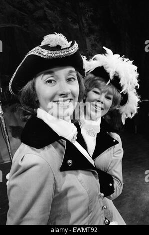 Cinderella, Pantomime, Fototermin, Alexandra Theatre, Birmingham, 19. Dezember 1975. Stockfoto