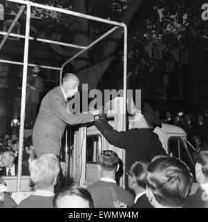 Sir Oswald Ernald Mosley, 6. Baronet (16. November 1896 - 3. Dezember 1980) war ein englischer Politiker, bekannt vor allem als der Gründer von der britischen Union der Faschisten (BUF). Von 1918 war bis 1924 für Smethwick aus er Mitglied des Parlaments für Egge Stockfoto