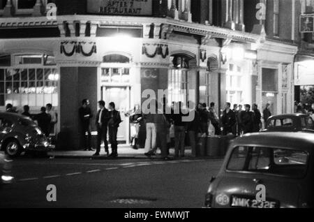 Die Coleherne nach 7 Restaurant, Coleherne Road, Earls Court, London, SW7, 11. September 1971. Stockfoto