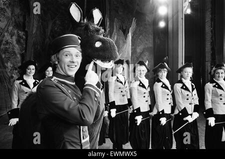 Cinderella, Pantomime, Fototermin, Alexandra Theatre, Birmingham, 19. Dezember 1975. Stockfoto