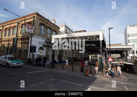 Fernbahn-Bahnhof Brighton Stockfoto