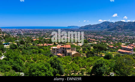 Palermo-Stadt und den Hafen, ein Blick von Monreale auf Sizilien Stockfoto