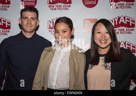 New York, NY, USA. 28. Juni 2015. Bryan Greenberg, Jamie Chung, Emily Ting im Ankunftsbereich für sie 'S schon morgen IN Hongkong Premiere in New York Asian Film Festival (NYAFF), Walter Reade Theater im Lincoln Center, New York, NY 28. Juni 2015. Bildnachweis: Steven Ferdman/Everett Collection/Alamy Live-Nachrichten Stockfoto