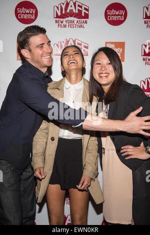 New York, NY, USA. 28. Juni 2015. Bryan Greenberg, Jamie Chung, Emily Ting im Ankunftsbereich für sie 'S schon morgen IN Hongkong Premiere in New York Asian Film Festival (NYAFF), Walter Reade Theater im Lincoln Center, New York, NY 28. Juni 2015. Bildnachweis: Steven Ferdman/Everett Collection/Alamy Live-Nachrichten Stockfoto