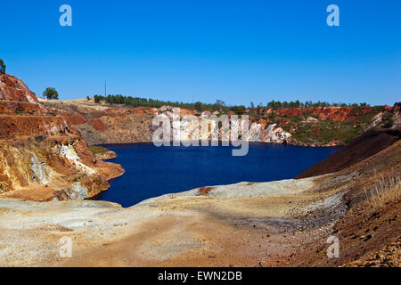 Verlassene Tagebau-Copper mine Mina de São Domingos / San Domingo Mine in der Nähe von Mértola, Beja District, Alentejo, Portugal Stockfoto