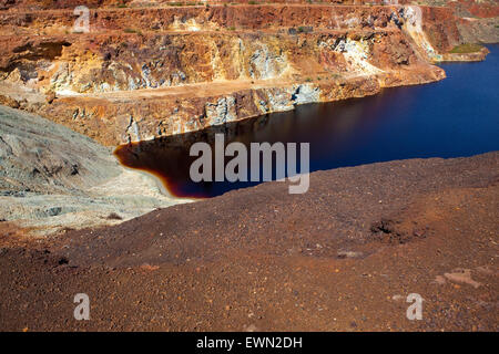 Verlassene Tagebau-Copper mine Mina de São Domingos / San Domingo Mine in der Nähe von Mértola, Beja District, Alentejo, Portugal Stockfoto