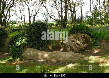 . VERLORENEN GÄRTEN VON HELIGAN CORNWALL UK. DIE SCHLAMM-MAID-SKULPTUR Stockfoto