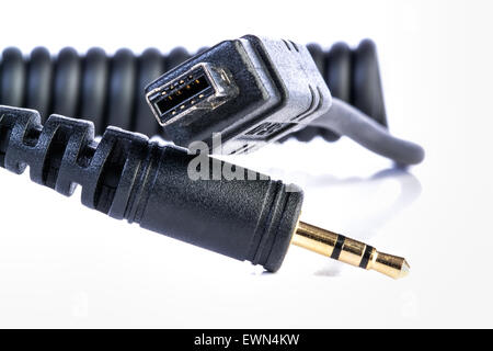 ein pc-Kabel in weißem Hintergrund Stockfoto