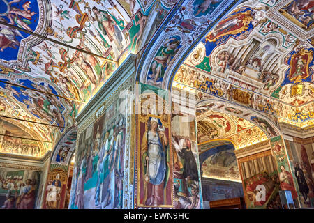 Die Vatikanischen Museen (Italienisch: Musei Vaticani) sind die Museen des Vatikans und befinden sich innerhalb der Stadtgrenzen. Stockfoto