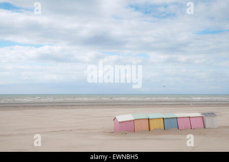 Strand und Hütten in Berck Nord-Pas-de-Calais Frankreich Europa Stockfoto