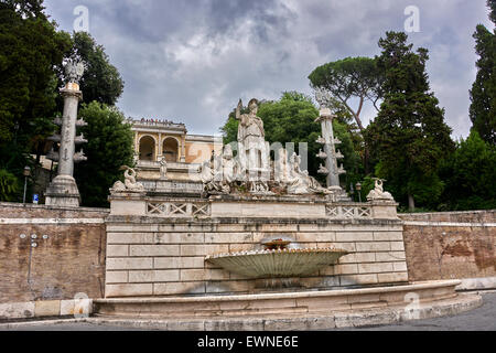 Piazza del Popolo ist ein großer städtischer Platz in Rom. Der Name im modernen italienischen bedeutet wörtlich "Volksplatz" Stockfoto