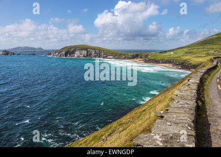 Küstenstraße am Slea Head Drive, Iveragh-Halbinsel, County Kerry, Irland Stockfoto