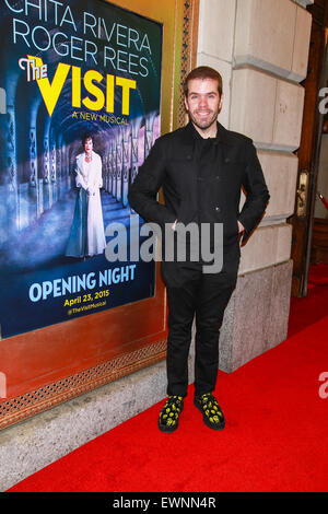 Premiere für Broadway musical The Visit am Lyceum Theatre - Ankünfte.  Mitwirkende: Perez Hilton wo: New York City, New York, Vereinigte Staaten, wann: 23. April 2015 Stockfoto